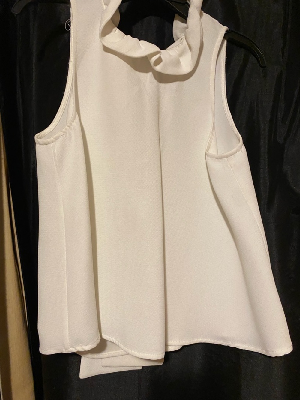 DO+BE white Top with Tie Back